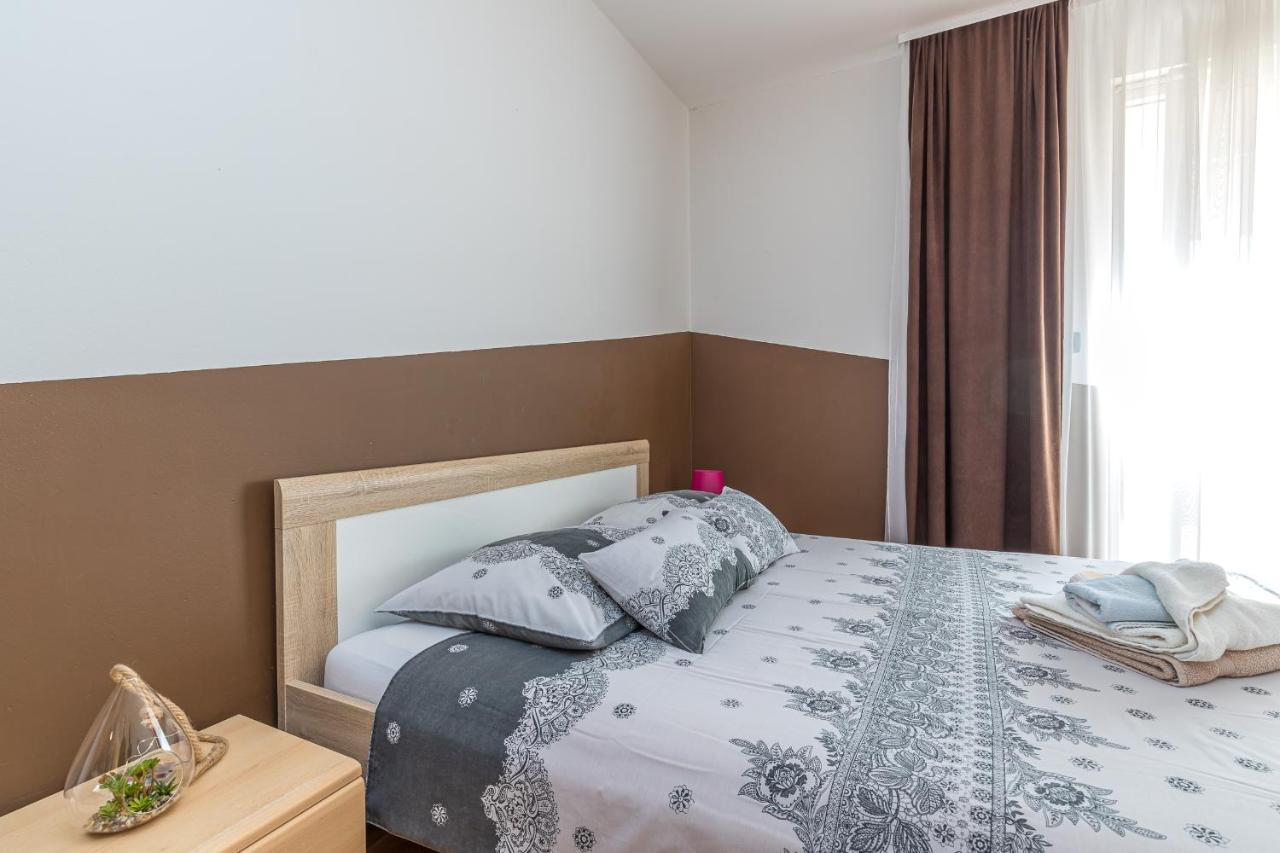 Apartments Vasic Пула Екстериор снимка