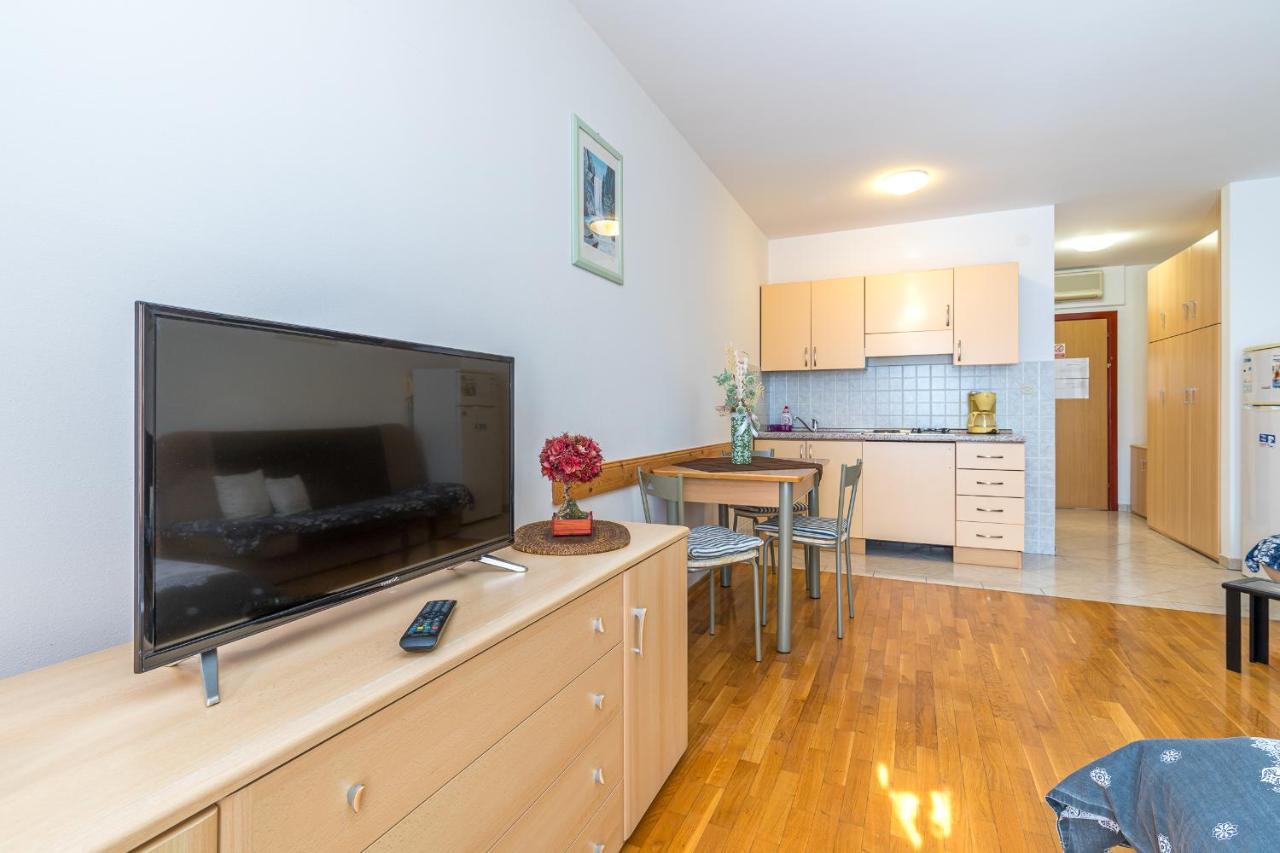 Apartments Vasic Пула Екстериор снимка