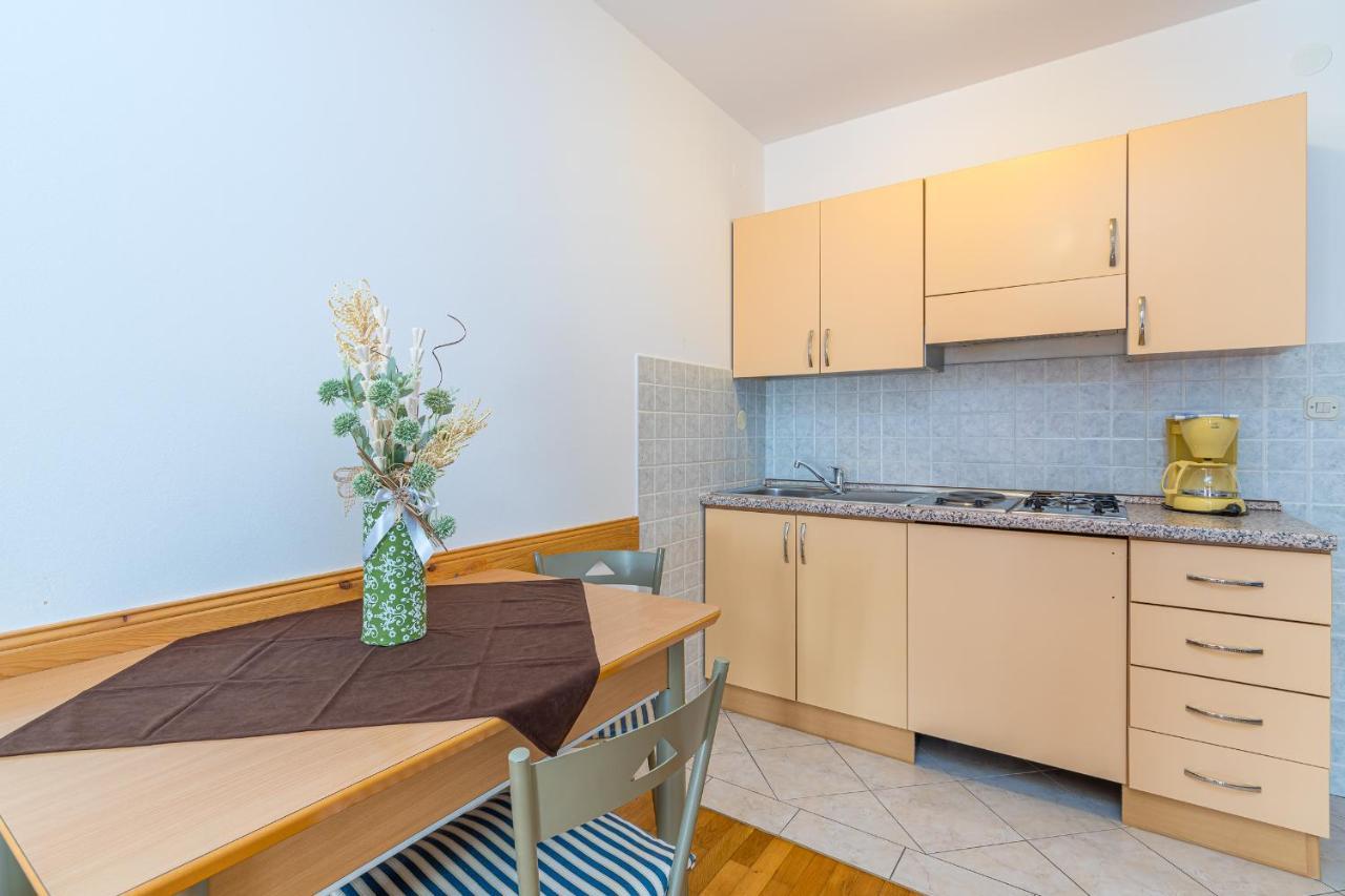 Apartments Vasic Пула Екстериор снимка