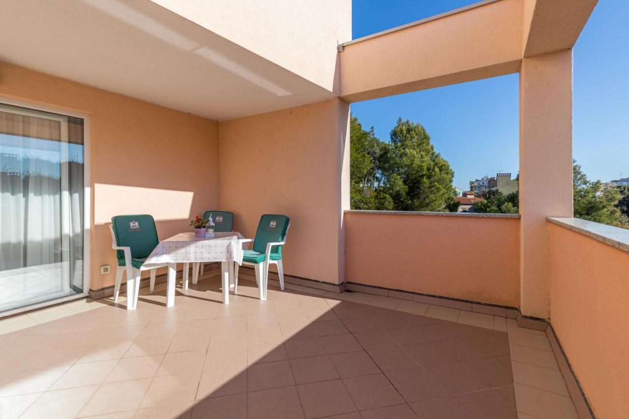 Apartments Vasic Пула Екстериор снимка