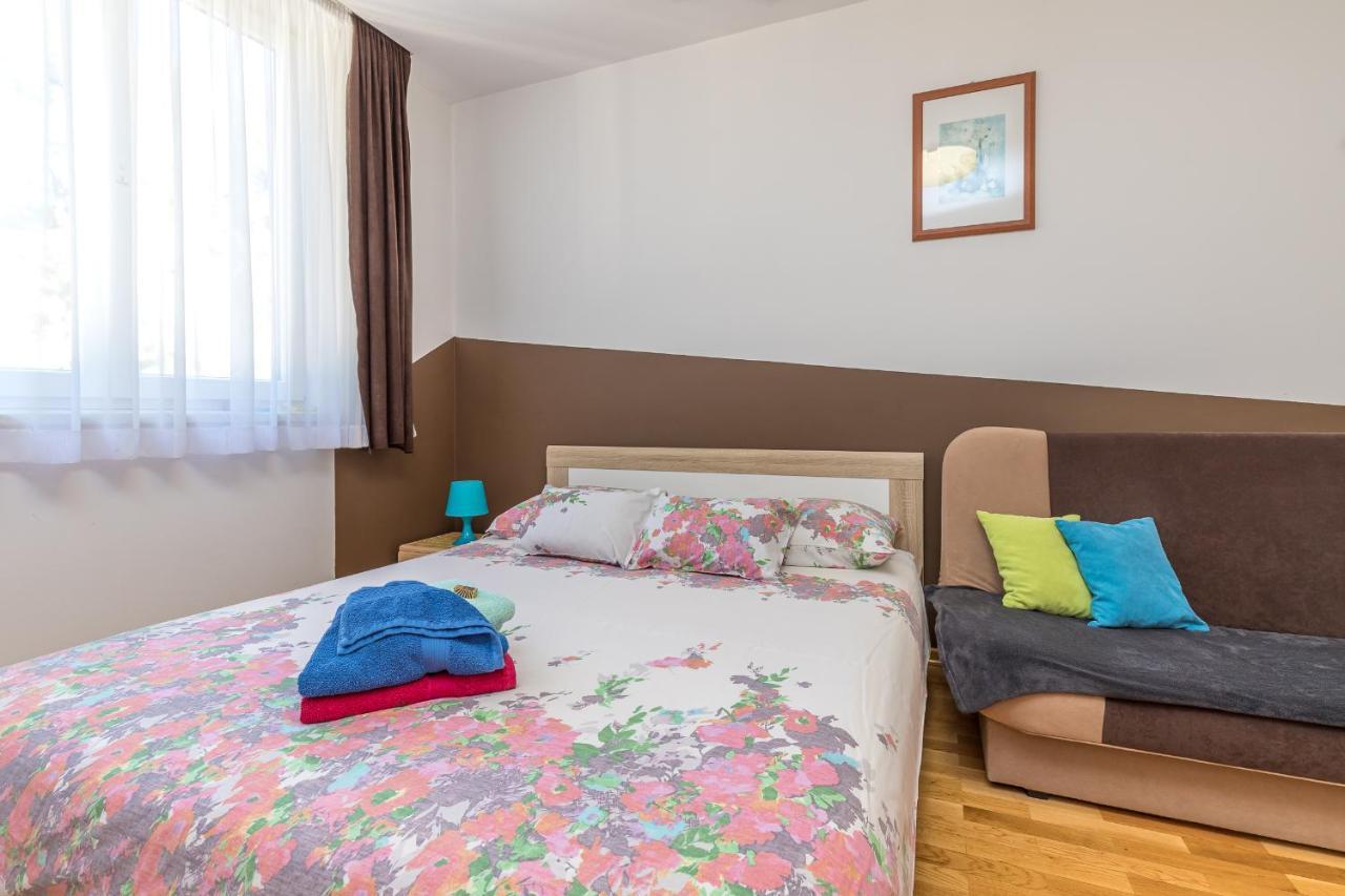 Apartments Vasic Пула Екстериор снимка