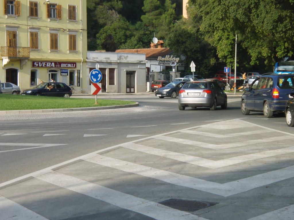 Apartments Vasic Пула Екстериор снимка